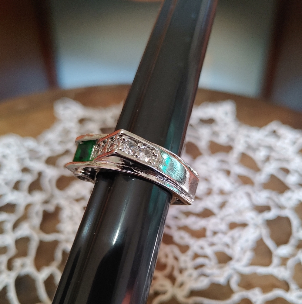 Ring - Picture 2 of 7